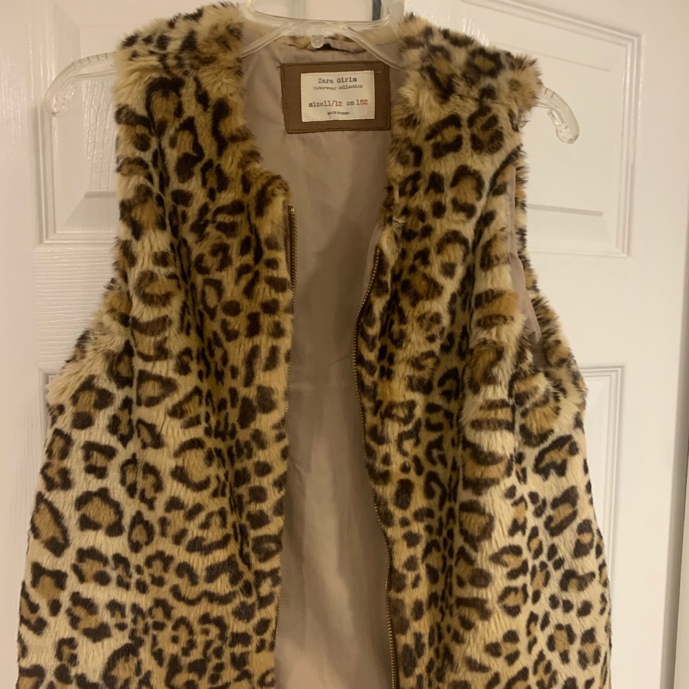 Leopard print faux fur vest. NWOT